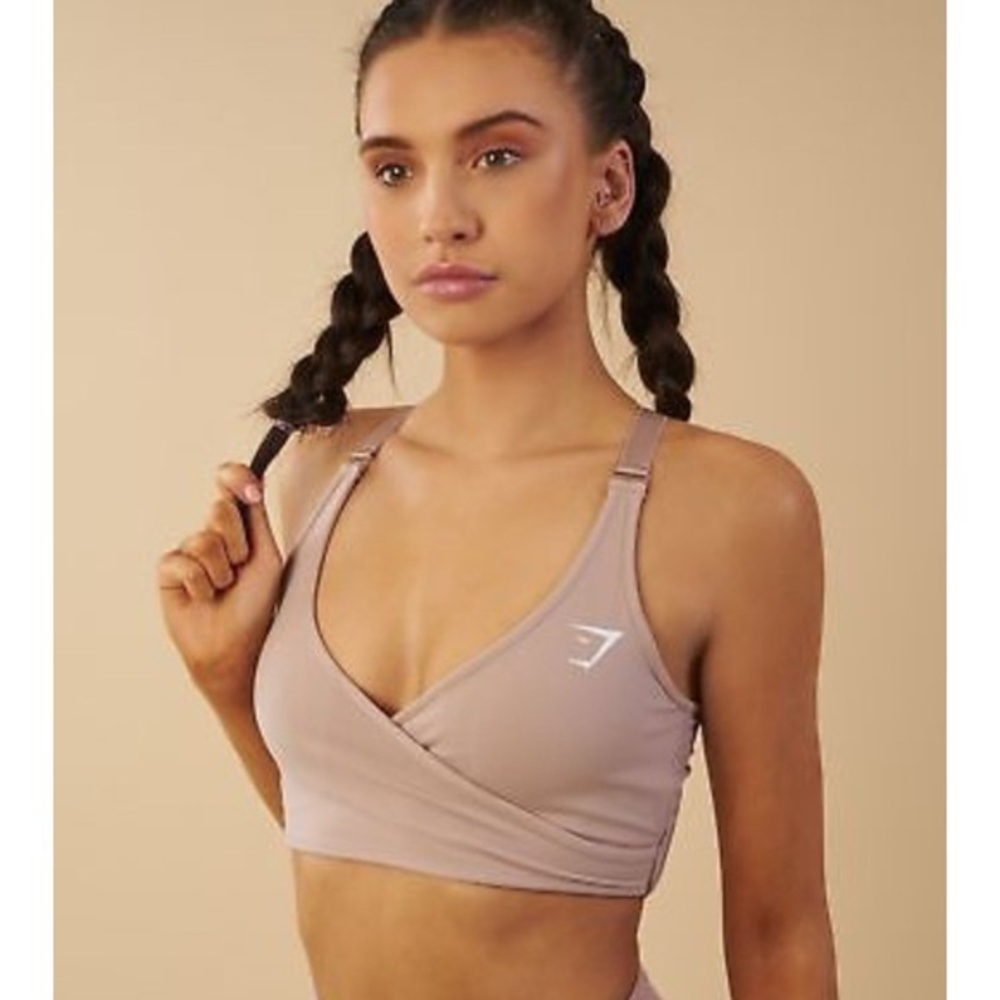 SOLD Gymshark Elite Sports Bra - Taupe